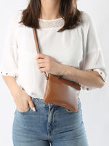 Sac Bandoulire Tradition Cuir Etrier Beige tradition ETRA0141-vue-porte