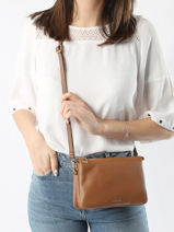 Sac Bandoulire Tradition Cuir Etrier Beige tradition ETRA0143-vue-porte